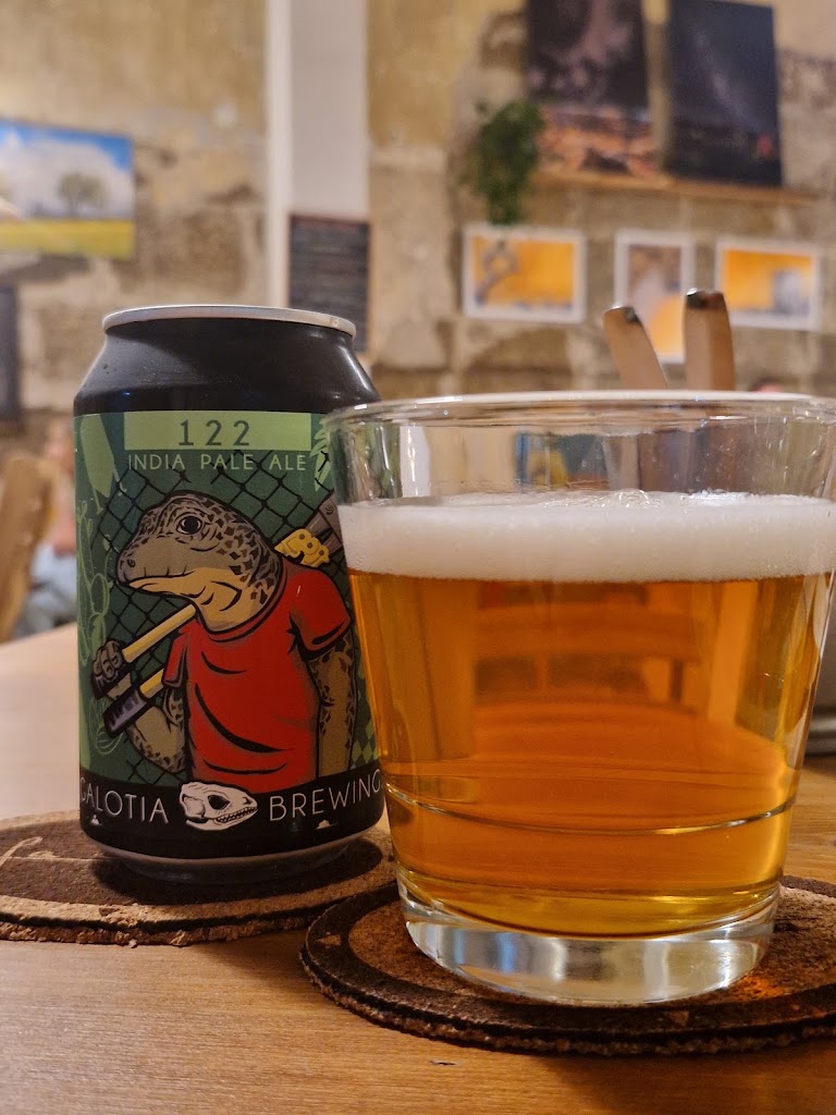 La Inquieta Cafe Bar — Comida y bebida