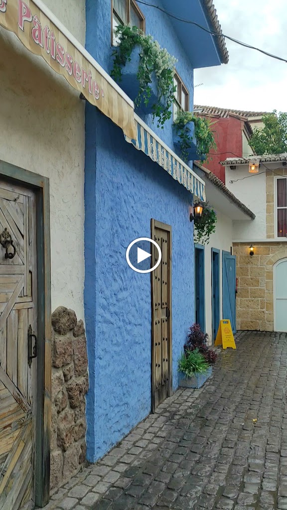 Restaurante La Rollerie — Videos