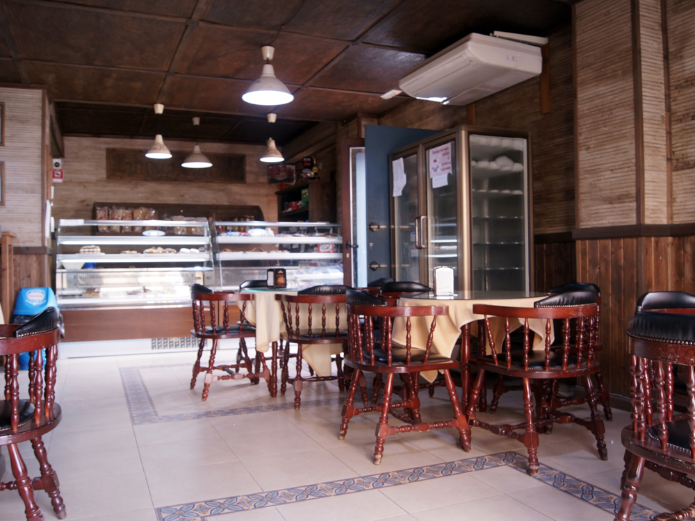 Tahona Parrilla | Cafeteria Reyes Benitez — Ambiente