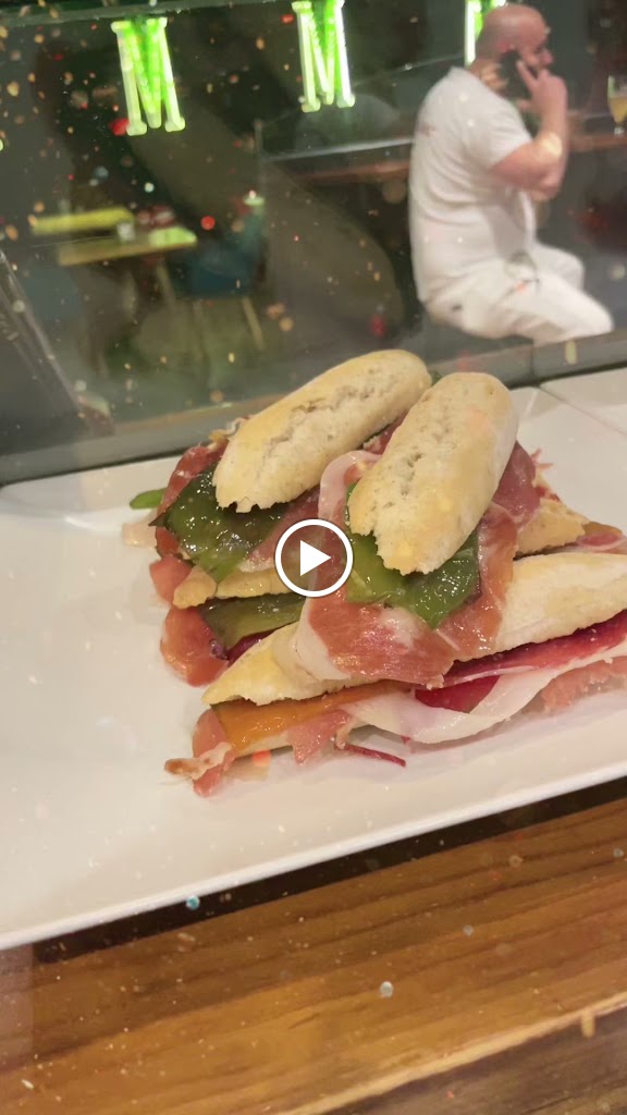 Nuevo Beer Station — Comida y bebida