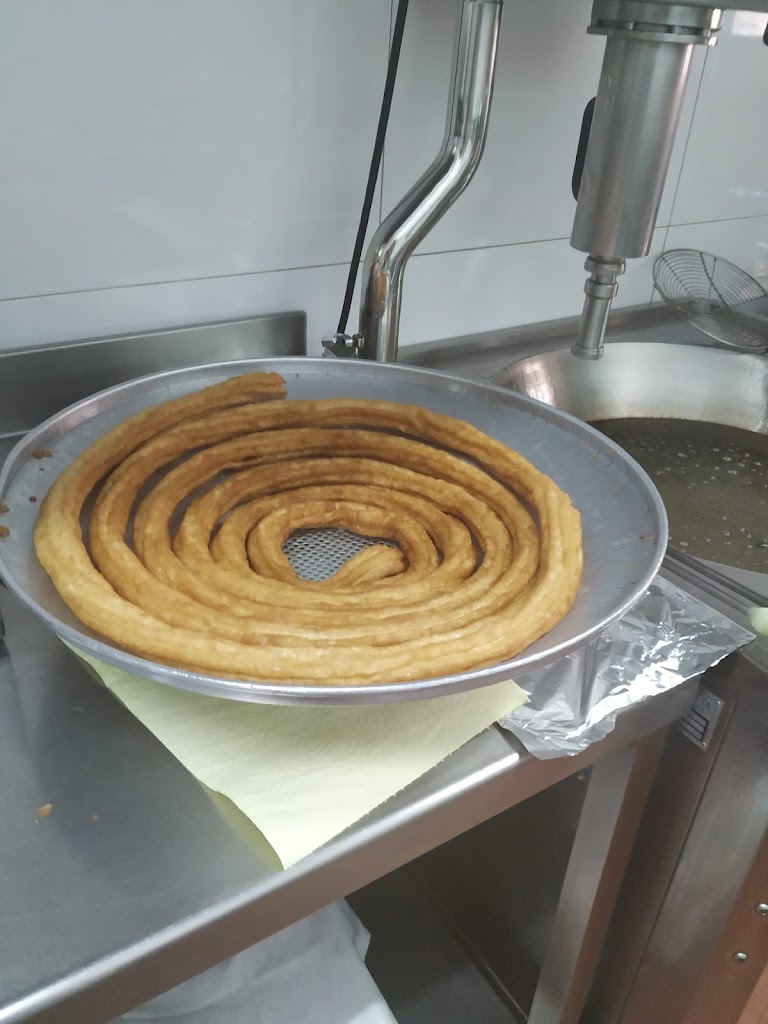 BAR-CHURRERIA MATEOS. — Comida y bebida