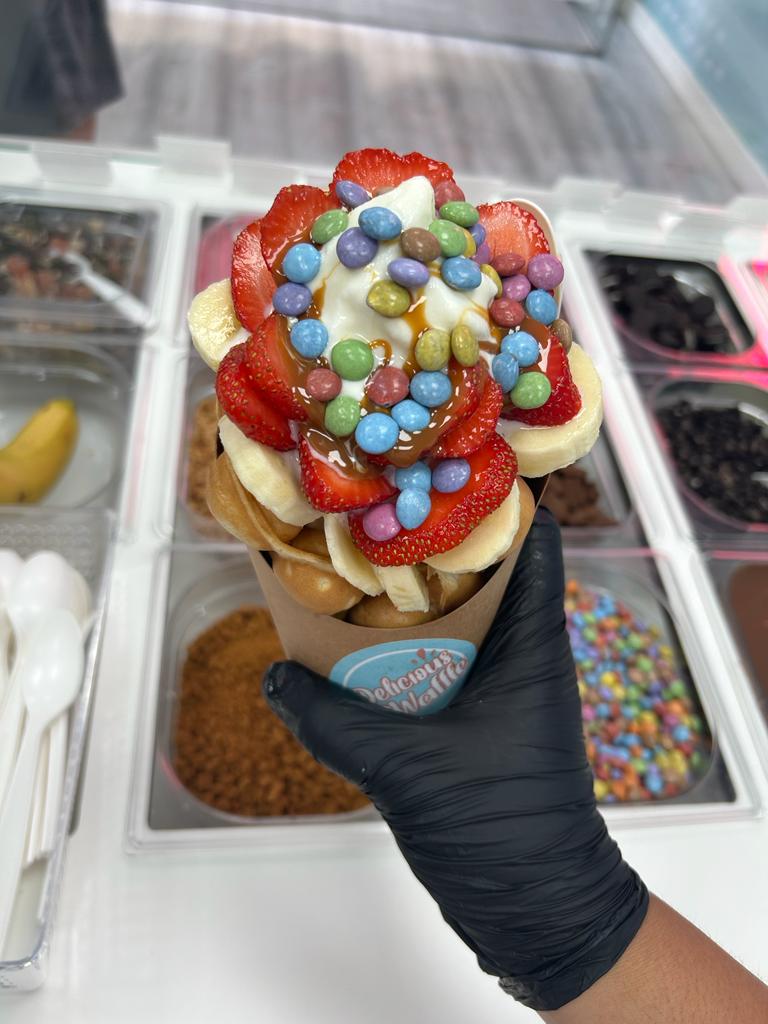 Delicious waffle — Helado