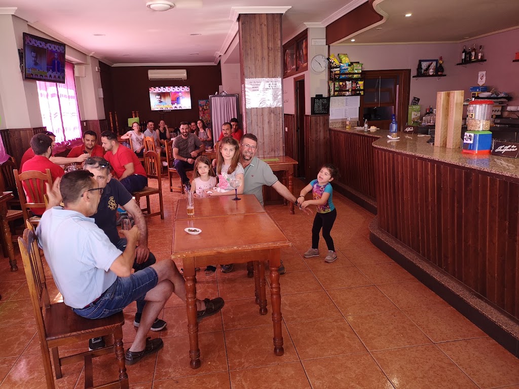 Cafe Bar TRIGUERO — Ambiente
