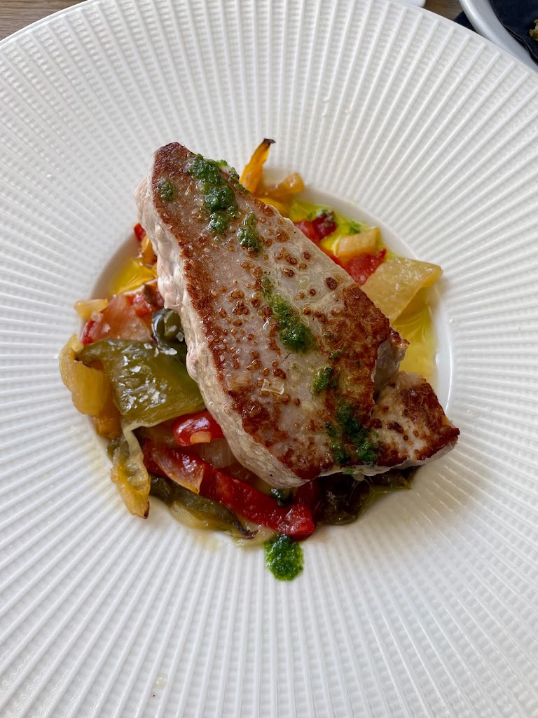 Restaurante NILO — Comida y bebida