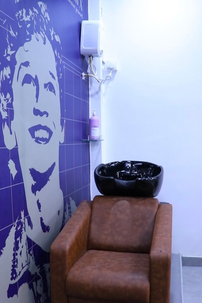 Trim X Best Men S Salon In Kothapet