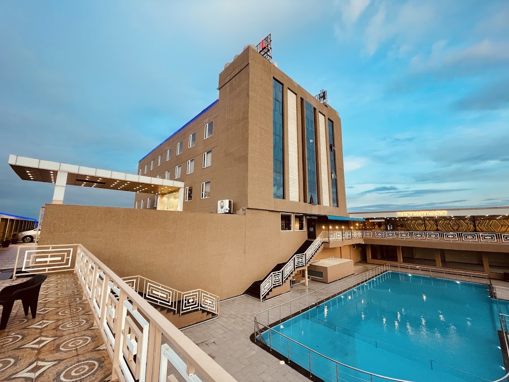 Hotel Palm Pacific A New Luxury Resort