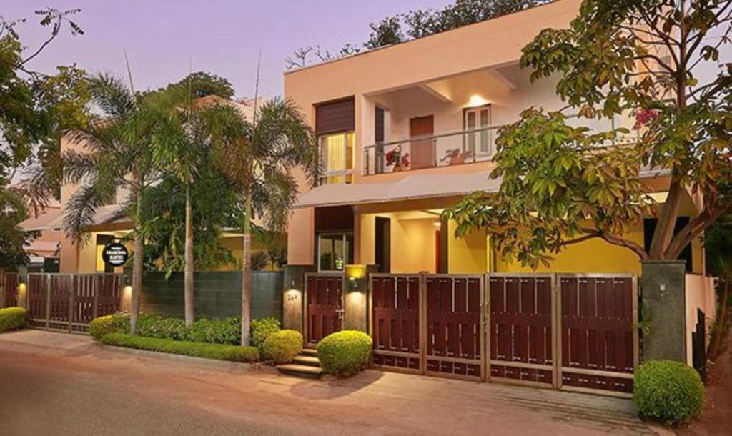 Fabhotel Prime Maroma Suites Hotels In Palavakkam Chennai