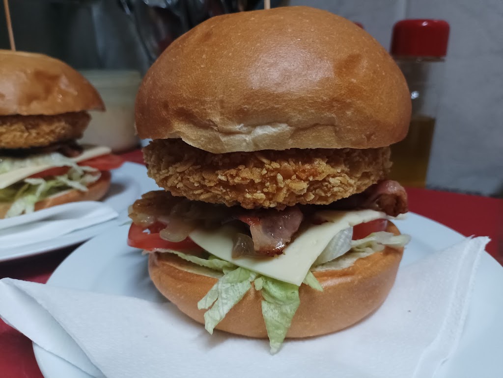 Bar Estadi — Comida y bebida