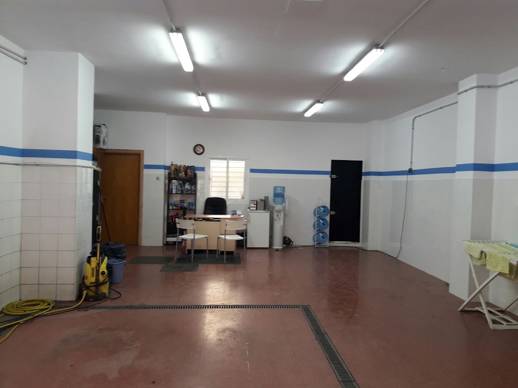 Lavadero Celes y tapiceria de techos de coches — Interior