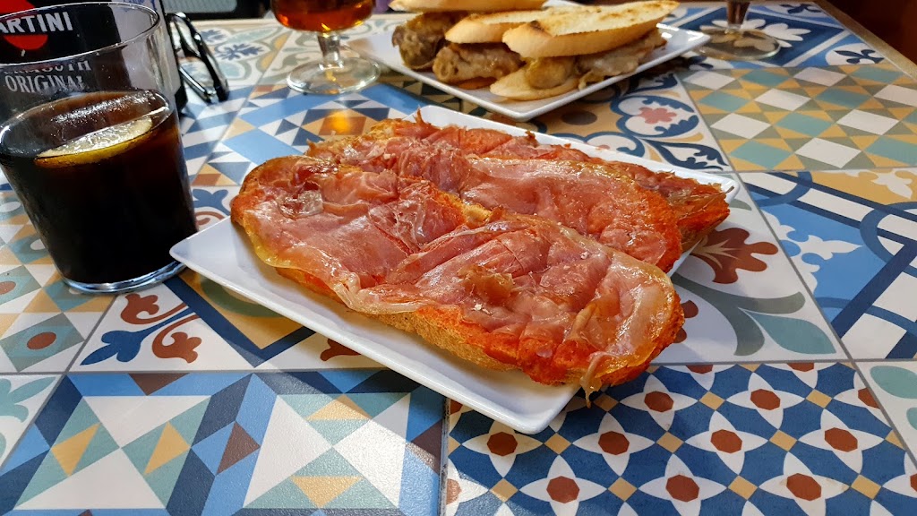 Bar Maran — Comida y bebida