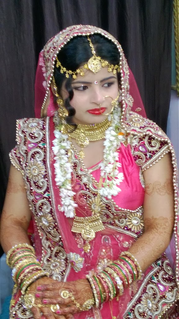 Honey Beauty Parlour Since 1997 For Females