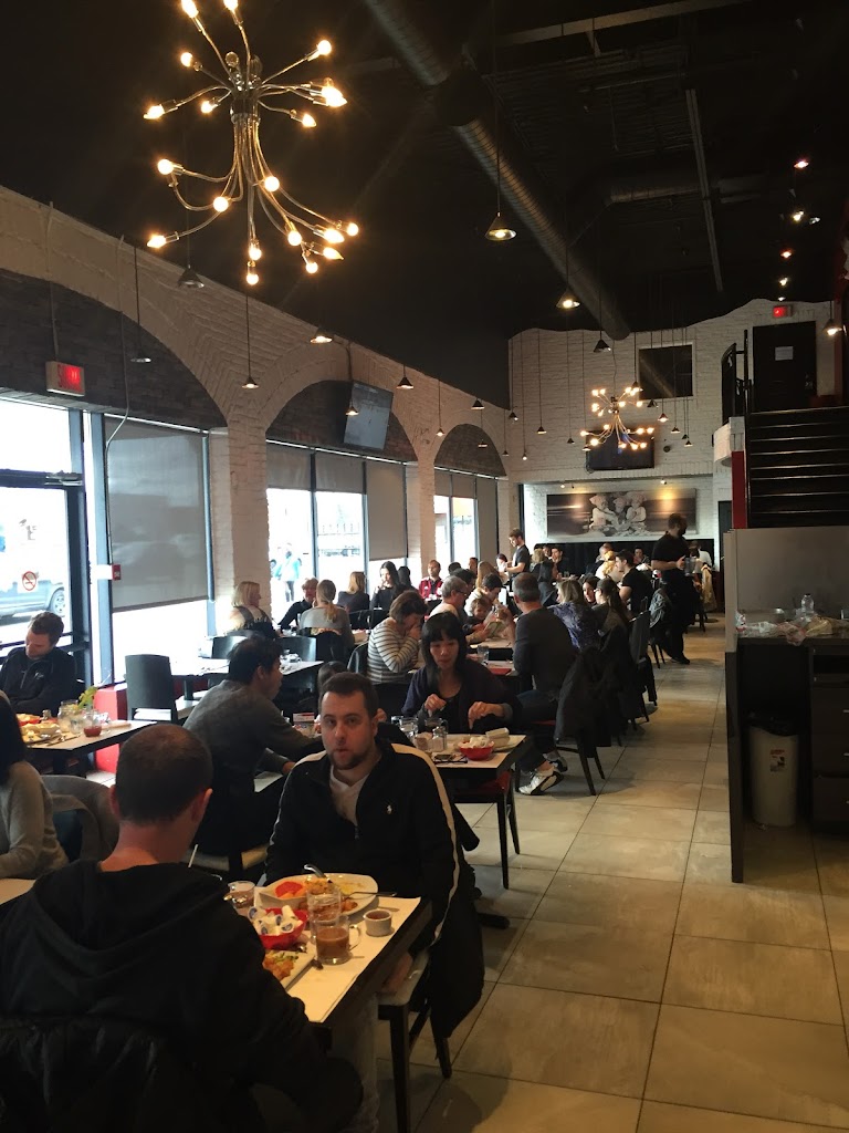 Kitchen 73 Dollars Des Ormeaux in Dollard-Des-Ormeaux