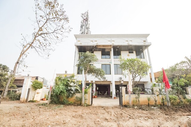 Oyo 70806 Hotel Himalya