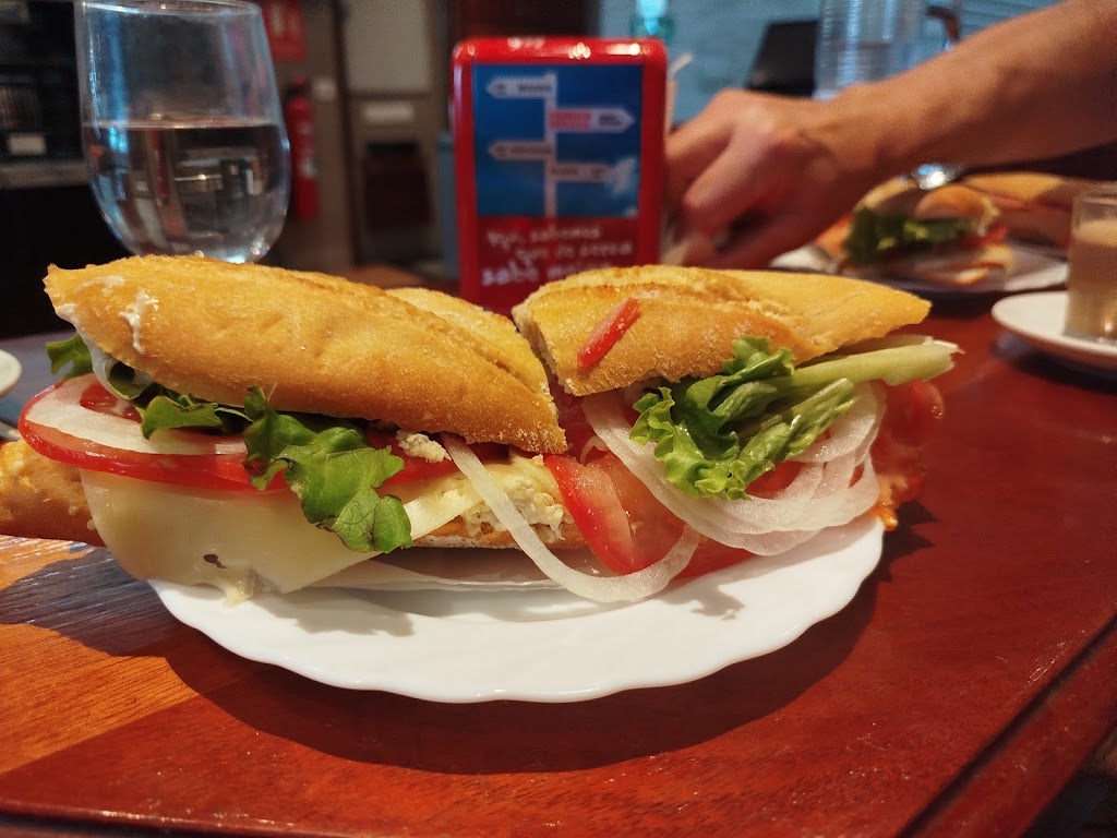 Bar Cafeteria Venezia — Comida y bebida