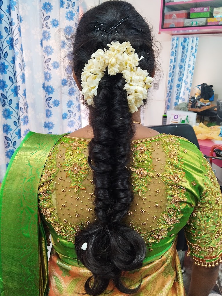 You I Beauty Parlour