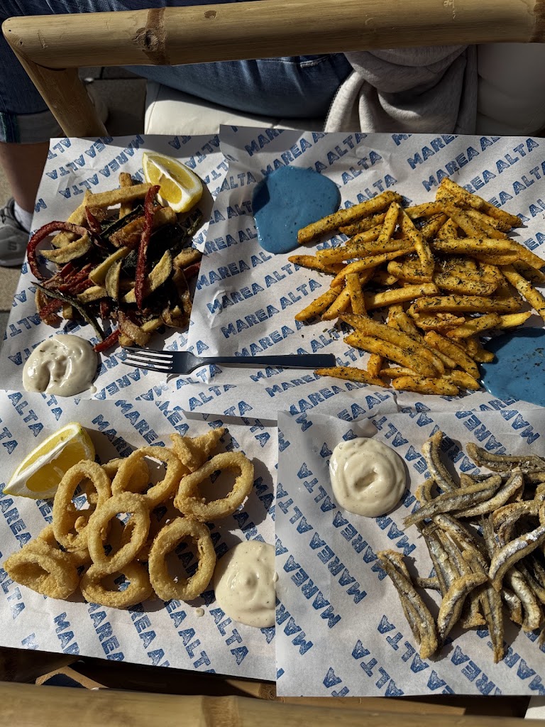 MAREA ALTA Gastrobar — Comida y bebida