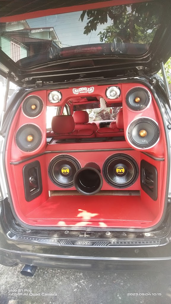 Anas jok dan interior mobil Tarakan
