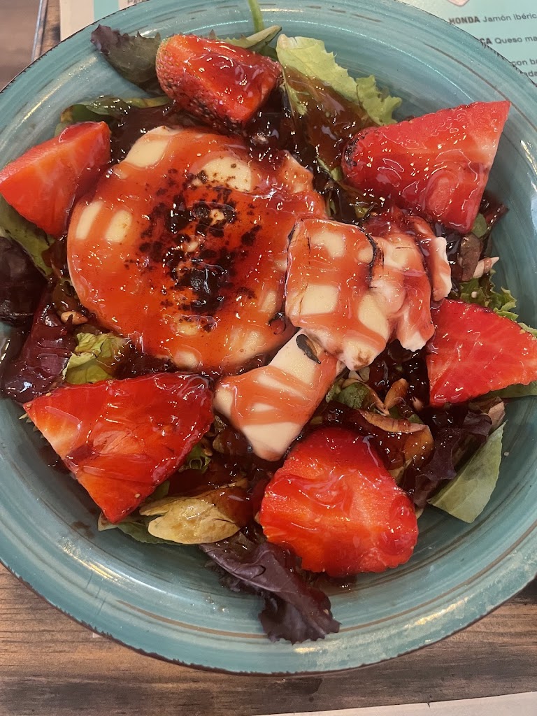 Entrepanes El prat — Comida y bebida