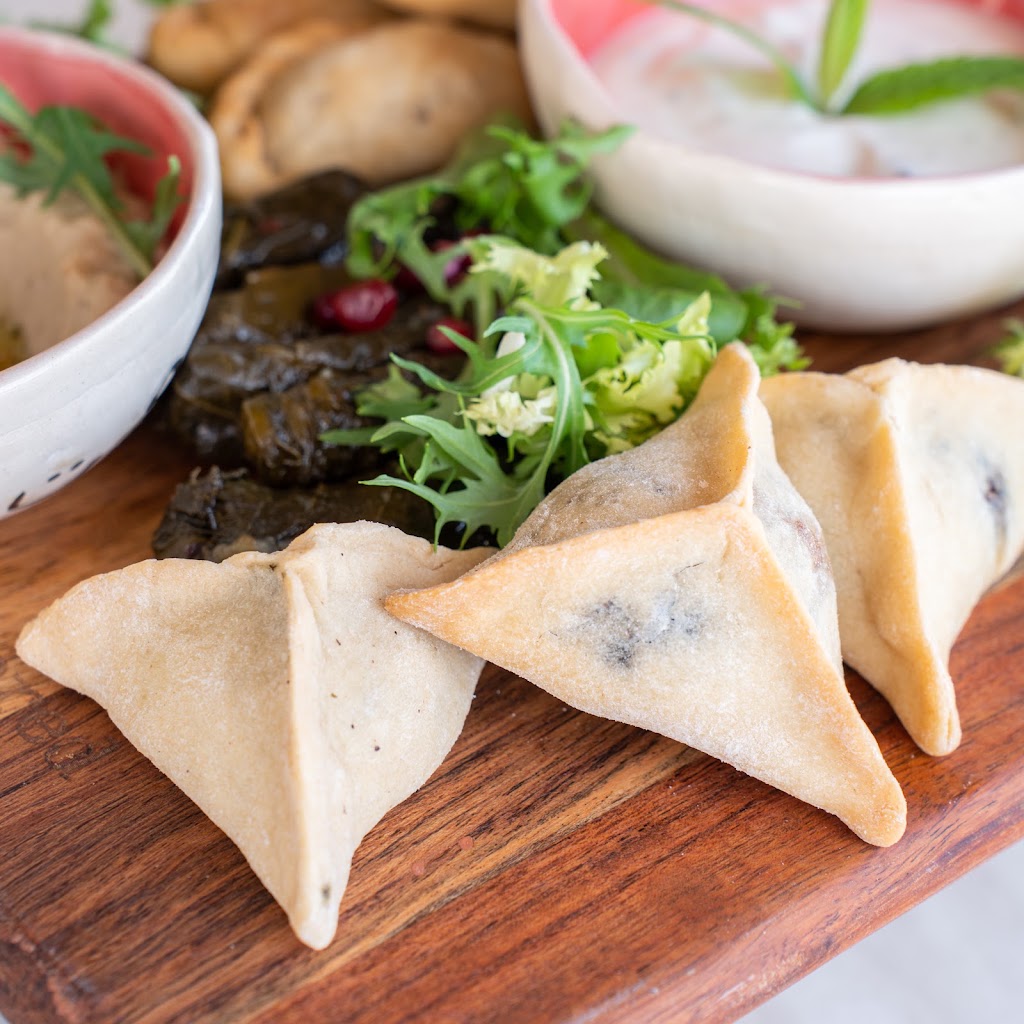Ola Beirut Kitchen & Catering — Comida y bebida