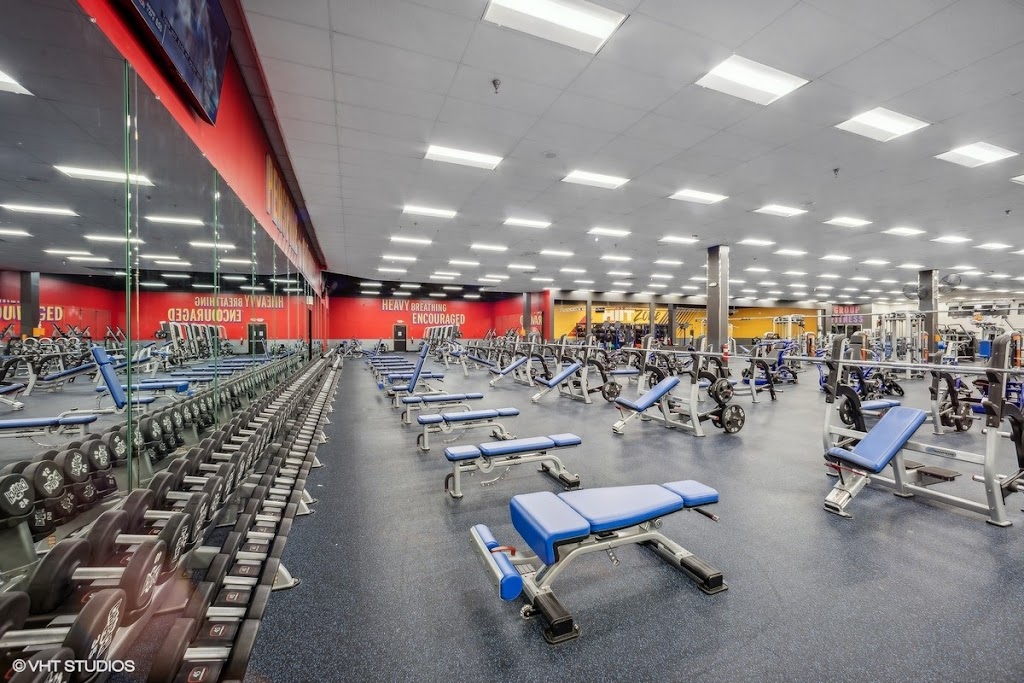  Crunch Fitness - Taylors