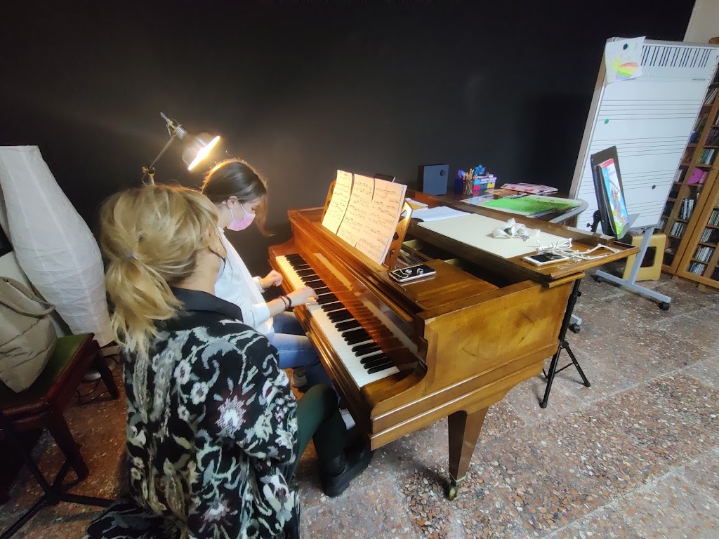 Academia Cor de Music — Del propietario