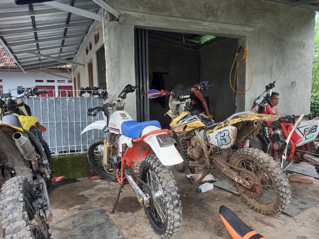 Samping Rel Buntet