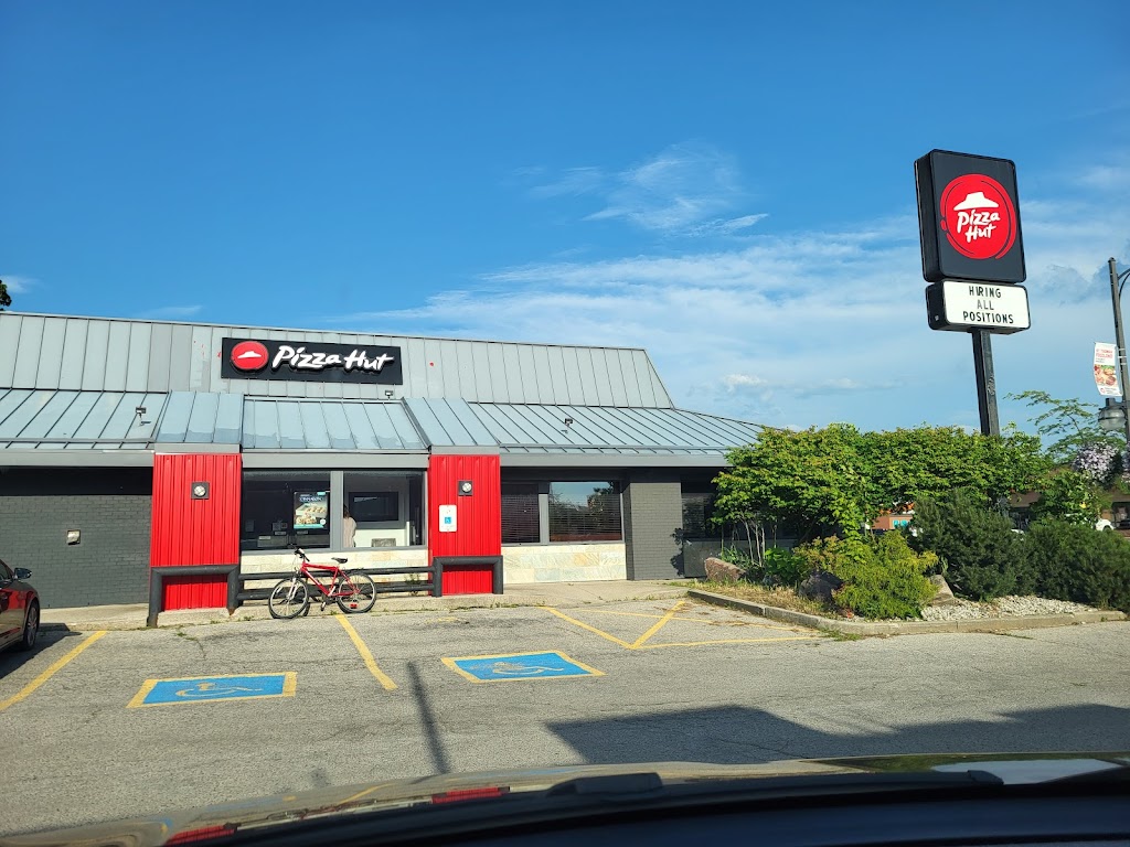 Pizza Hut in St-Thomas
