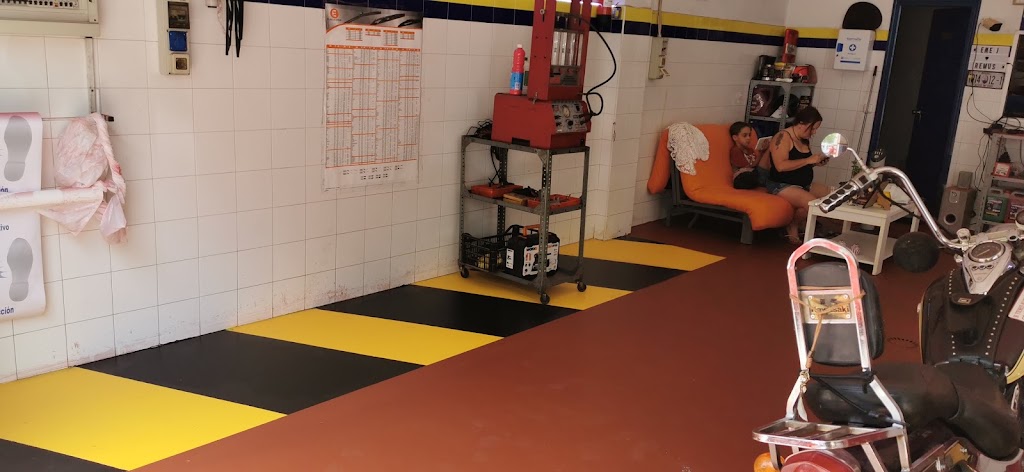 Talleres Burebista — Interior