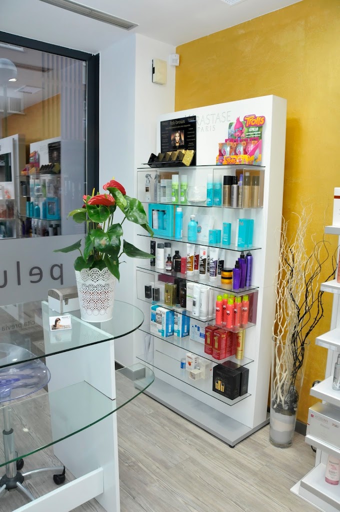 Miriam's Peluqueros — Interior