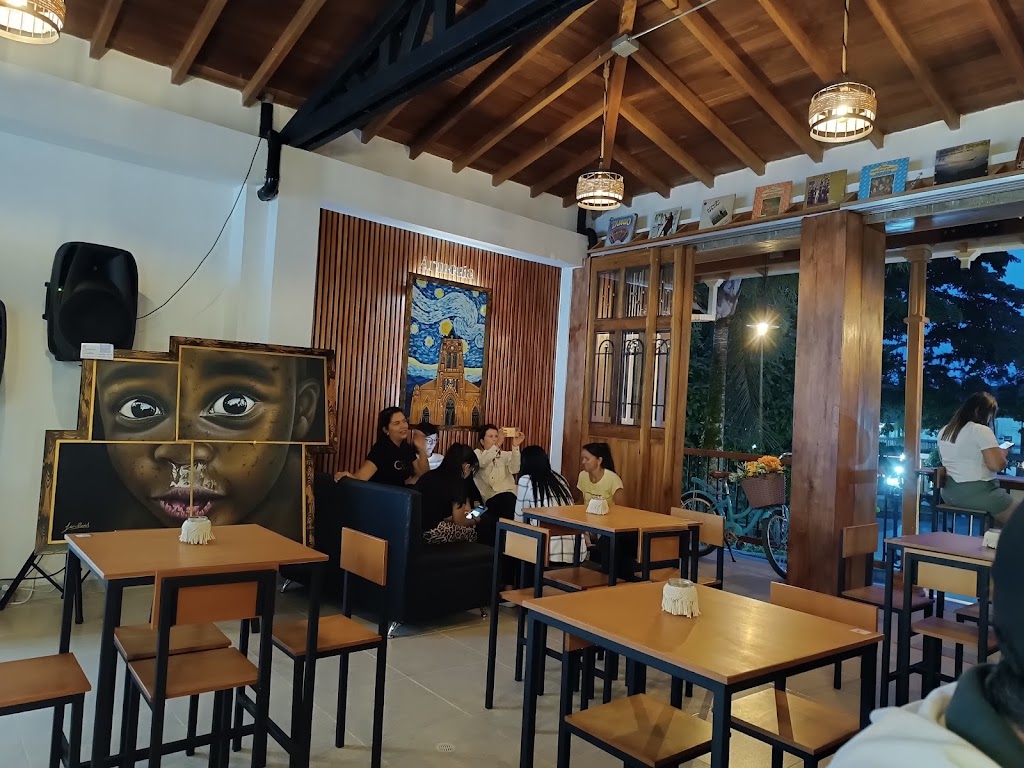 Cafe Bar Armonia — Ambiente