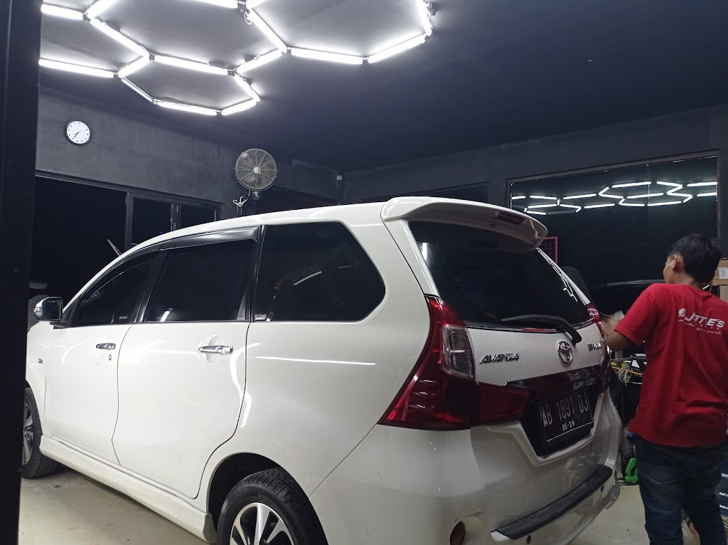 Nano ceramic coating detailing salon mobil purwokerto