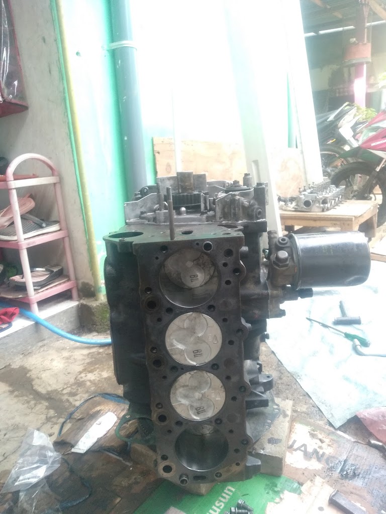 Bengkel mobil buyut putih motor