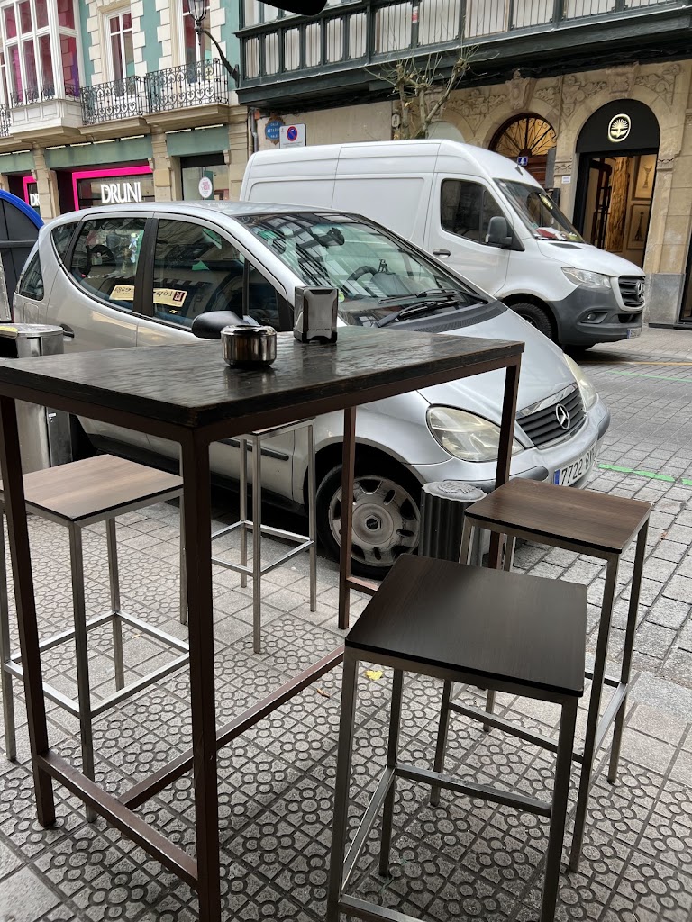 Bar Basque — Ambiente