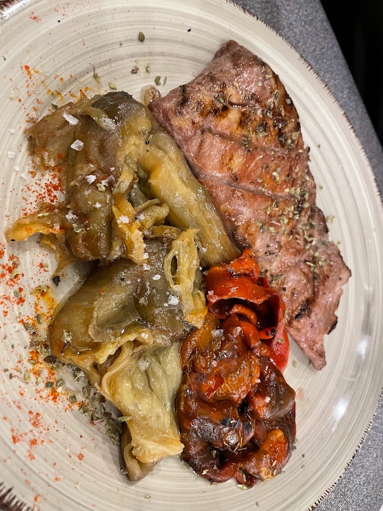 Restaurant El Tast — Comida y bebida