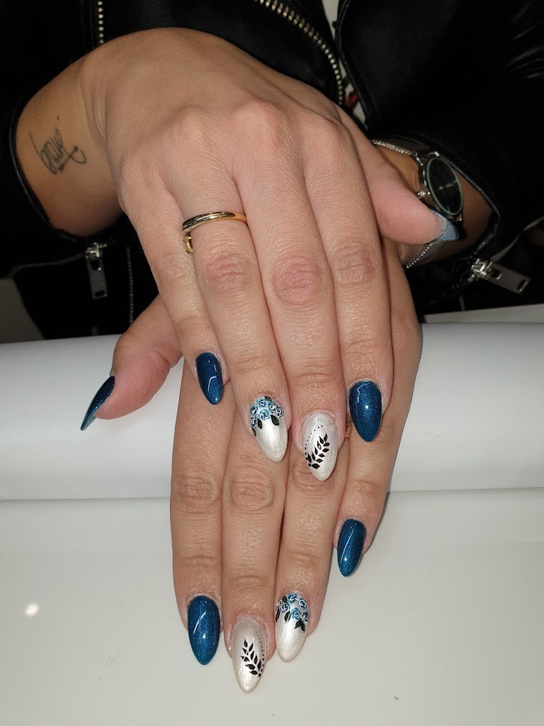 Elar Nails