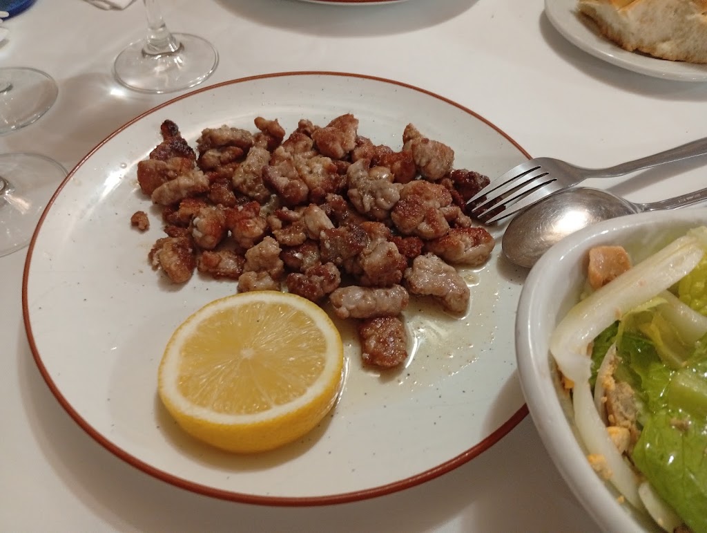 Bodegon El Villar — Comida y bebida