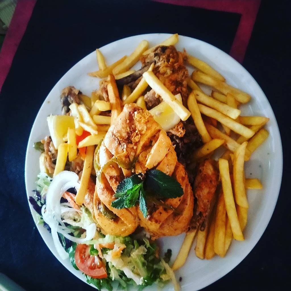 Lahori Restaurante — Comida y bebida