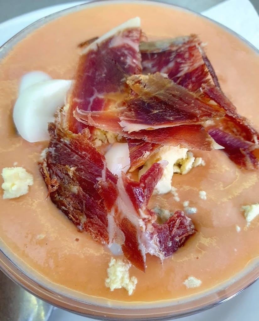 Pena Cultural Betica Virgen del Valle — Comida y bebida