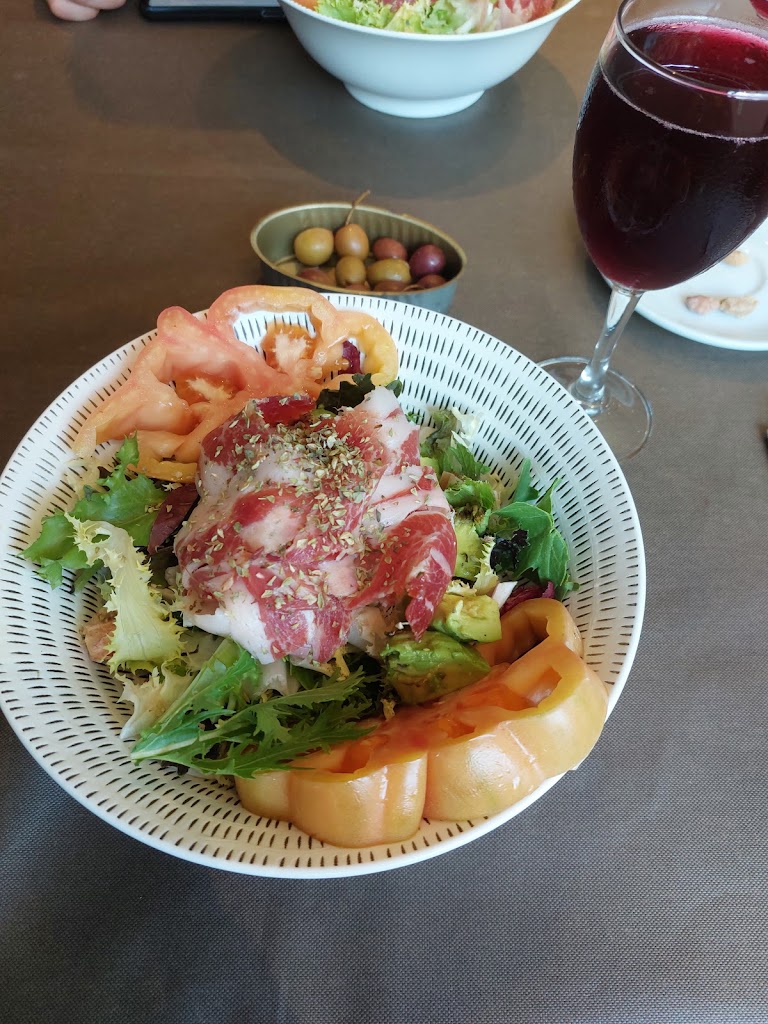 Can Xabanet — Comida y bebida