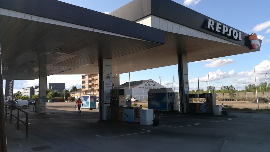 Estacion de Servicio Repsol — Surtidor de combustible