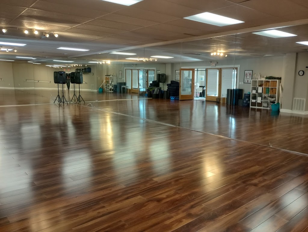  Move Strong With Nicole