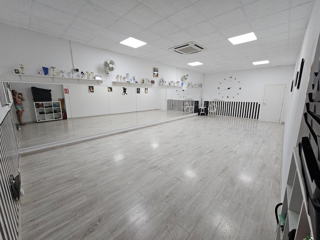 ESCUELA DE BAILE Y CLUB DEPORTIVO EVA QUINTANA