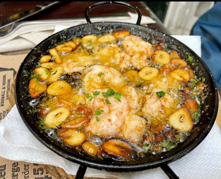 Barbacana Bar & Grill — Comida y bebida