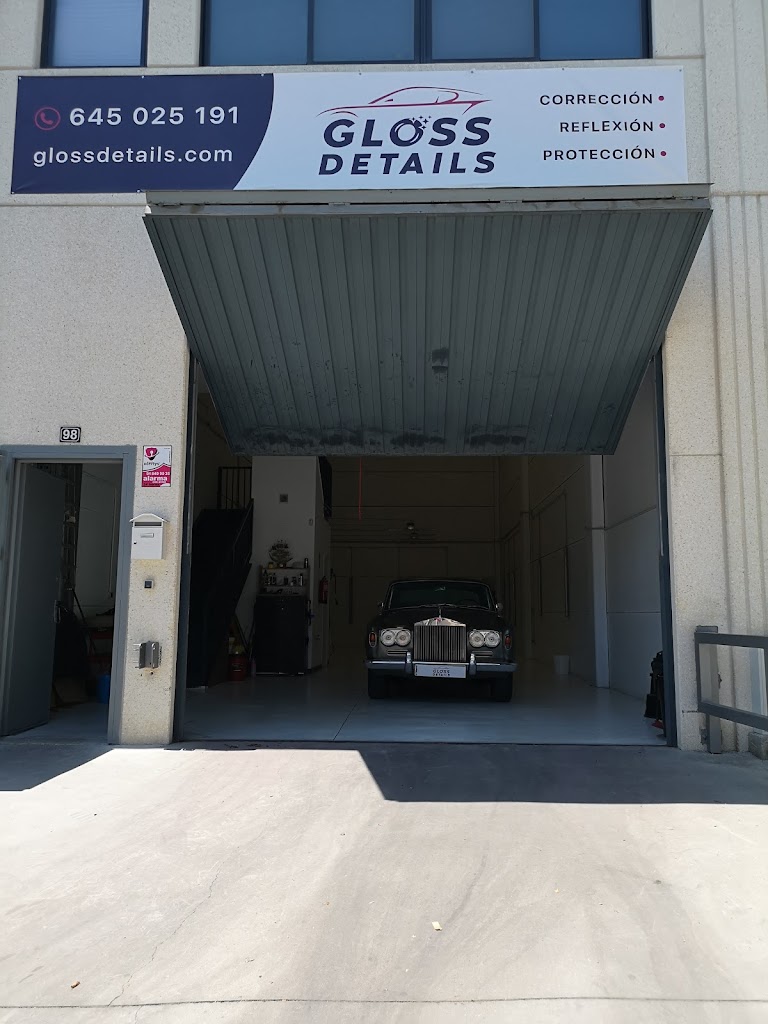 GlossDetails — Exterior