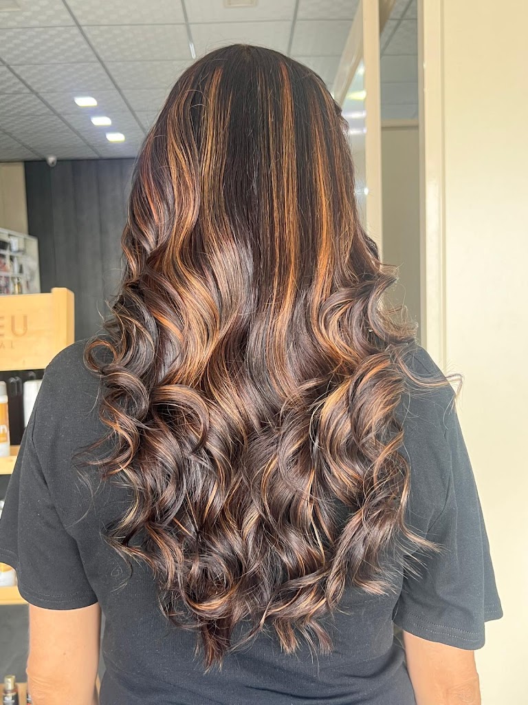 Tangles Family Salon