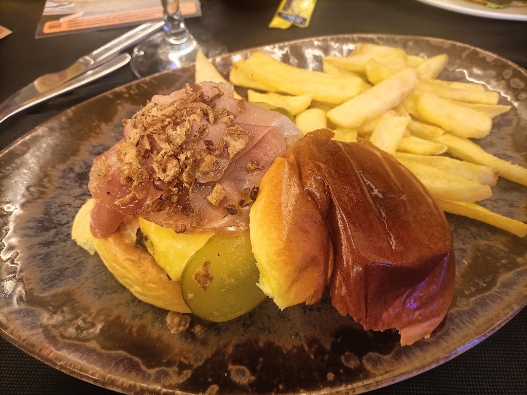 Cafeteria La Esquina General Yague — Mas recientes