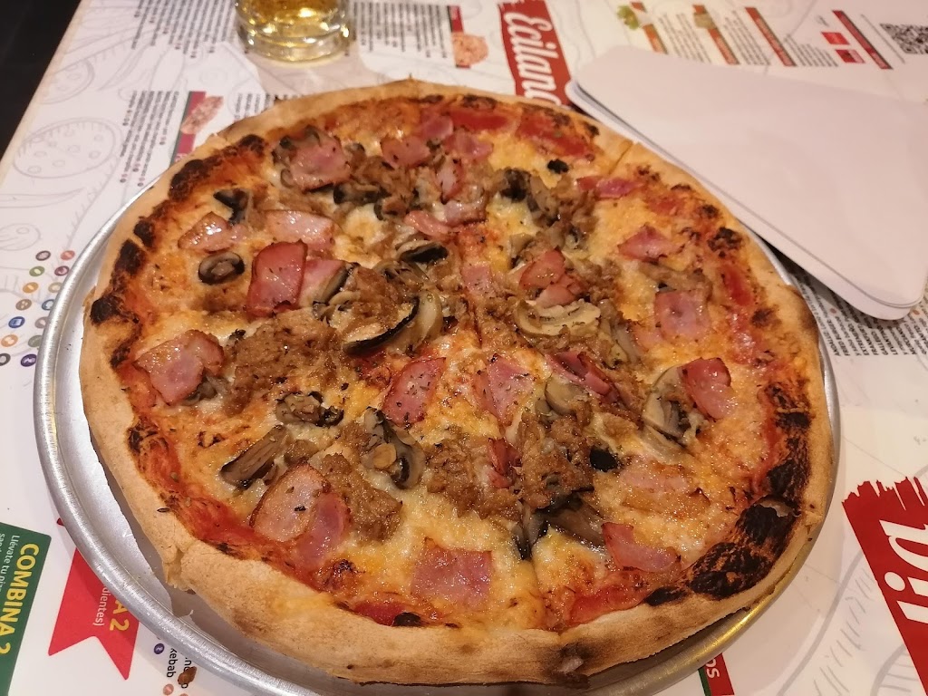 Pizzeria Ecilandia — Comida y bebida