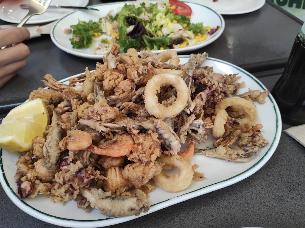Bar El Pescaito — Comida y bebida