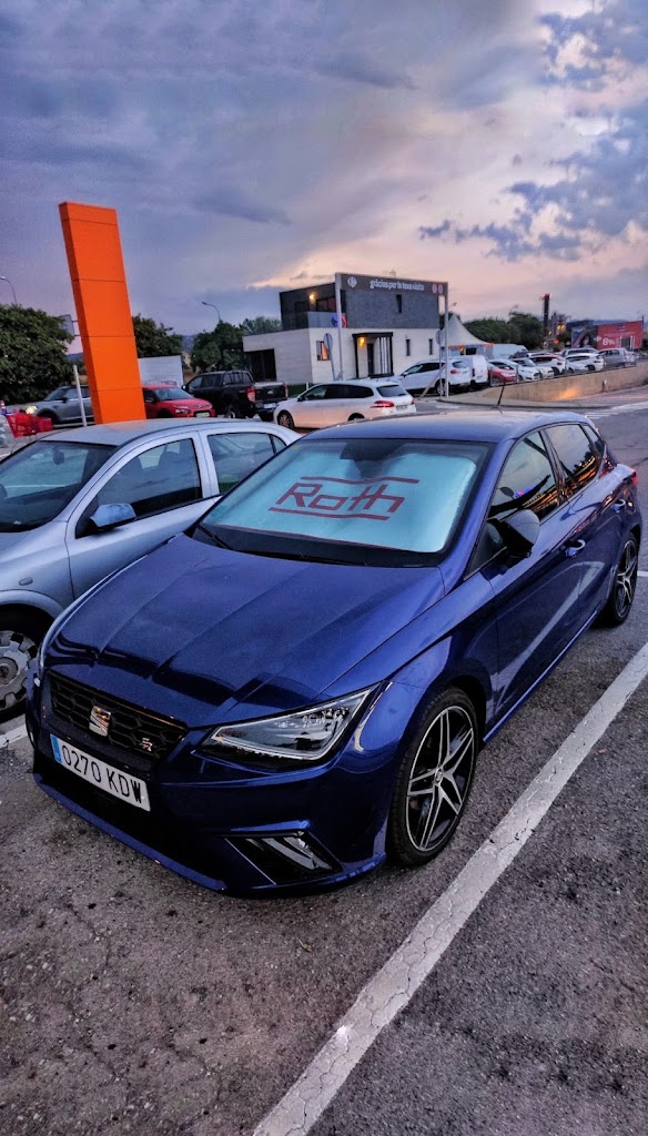 SPOTICAR STELLANTIS &YOU SANT FELIU — Hatchback
