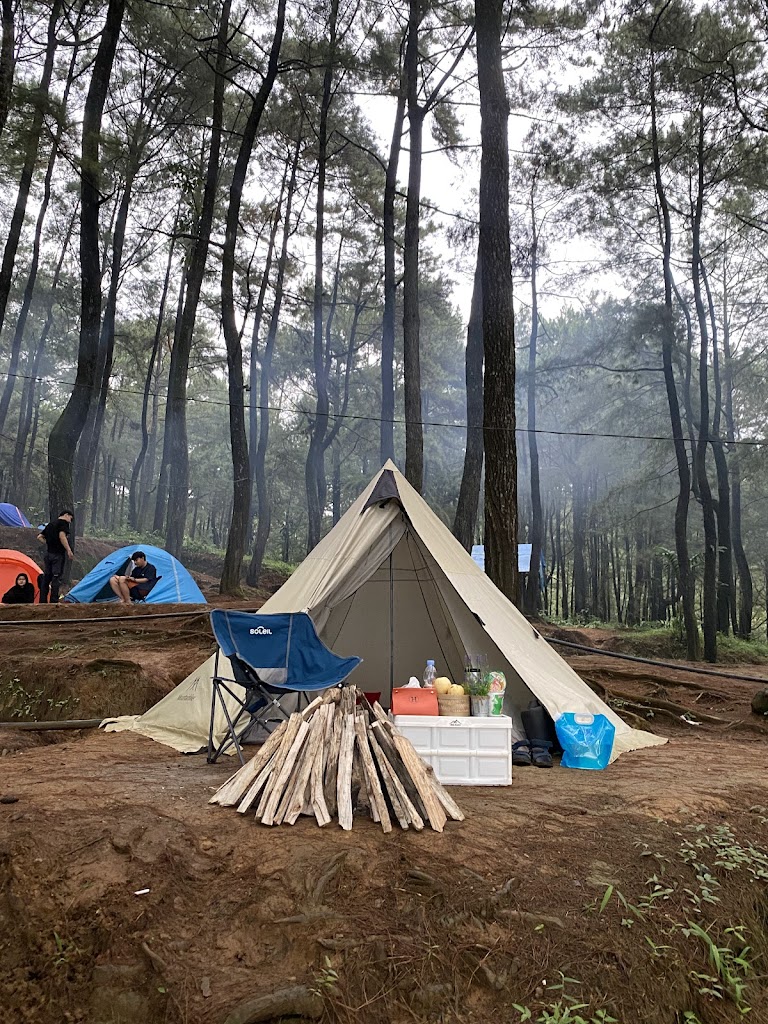 Puncak Merkusi Camping Ground